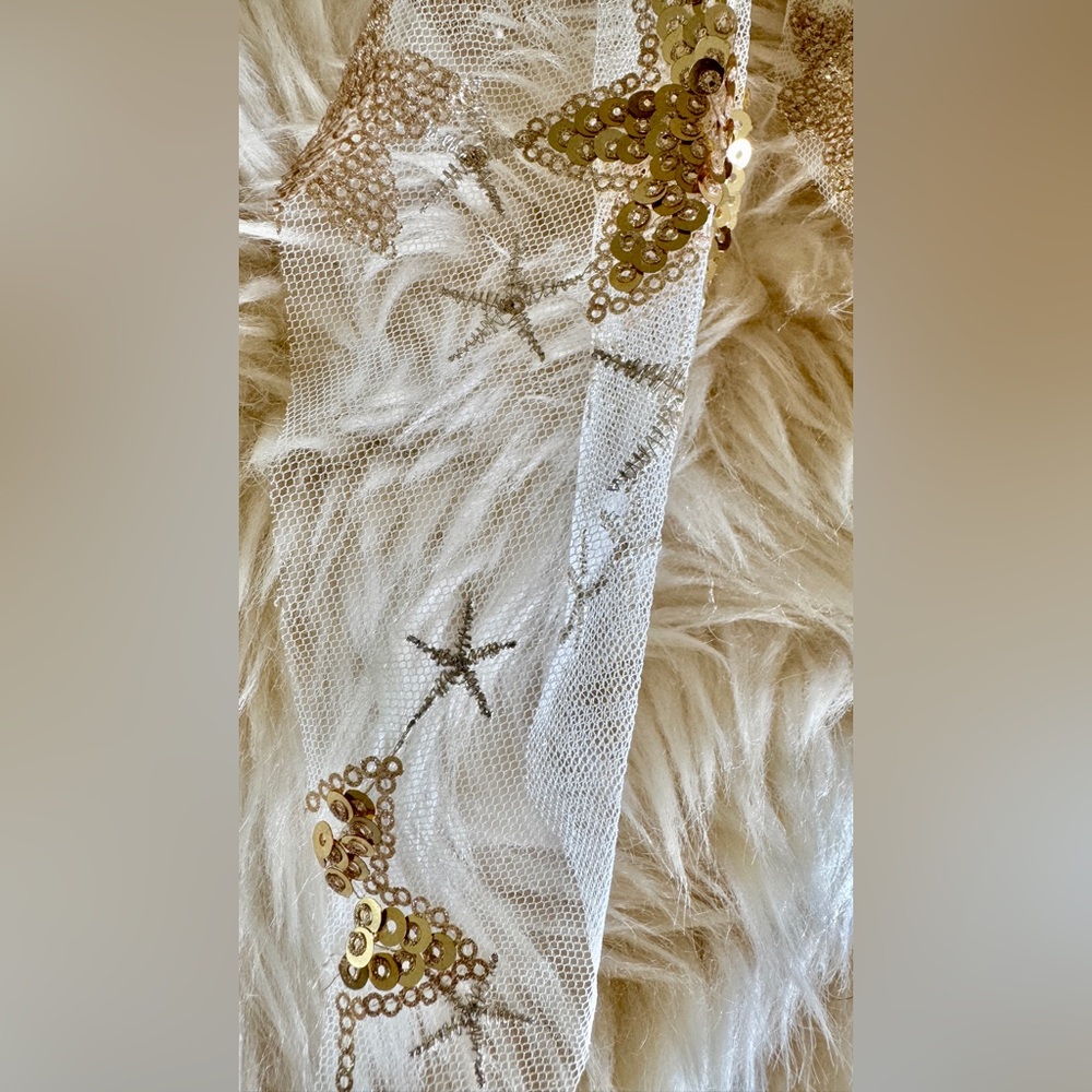Anthropologie Gold & Ivory Sequin Star Lace Bow - Picture 2 of 7